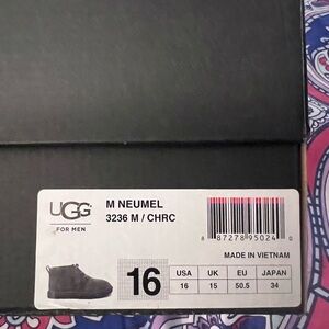 UGG Neumel Men’s Chukka Boots in Charcoal